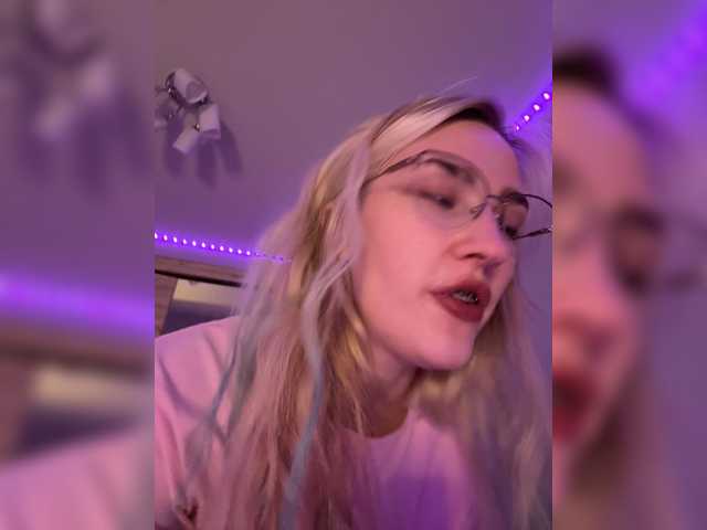Looonacom live cam on BongaCams