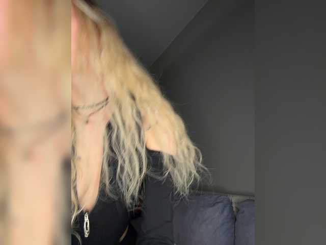 Looonacom live cam on BongaCams