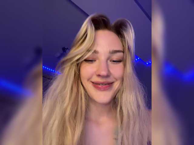 Looonacom live cam on BongaCams