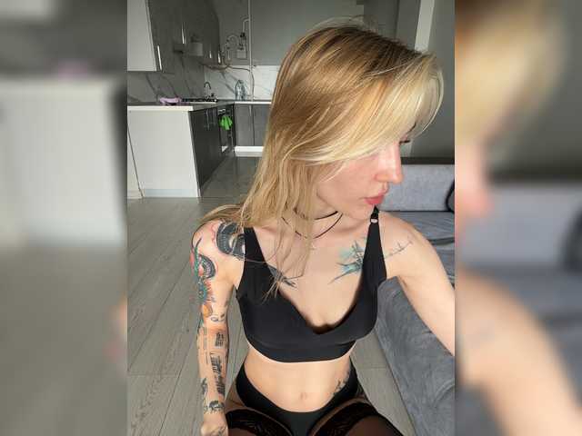 Looonacom live webcam show