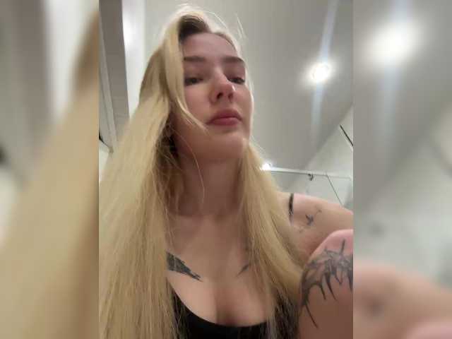 Looonacom live cam on BongaCams