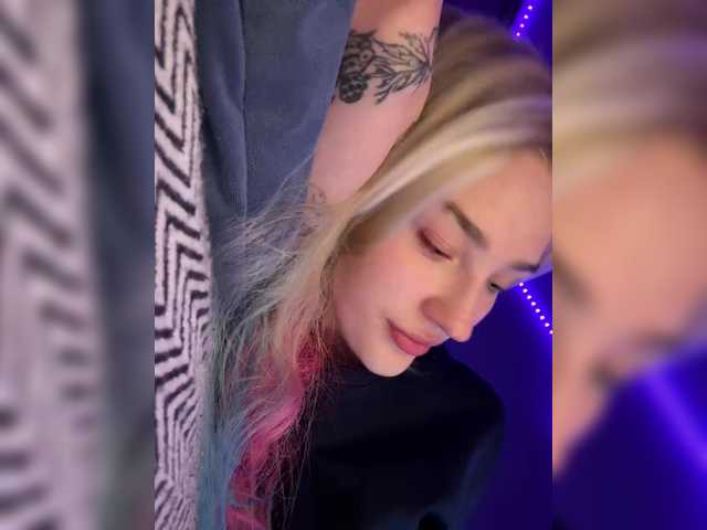 Looonacom live cam on BongaCams