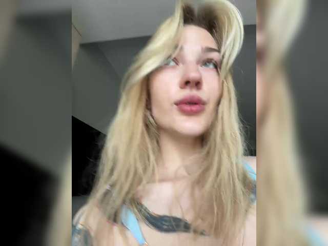 Looonacom live cam on BongaCams