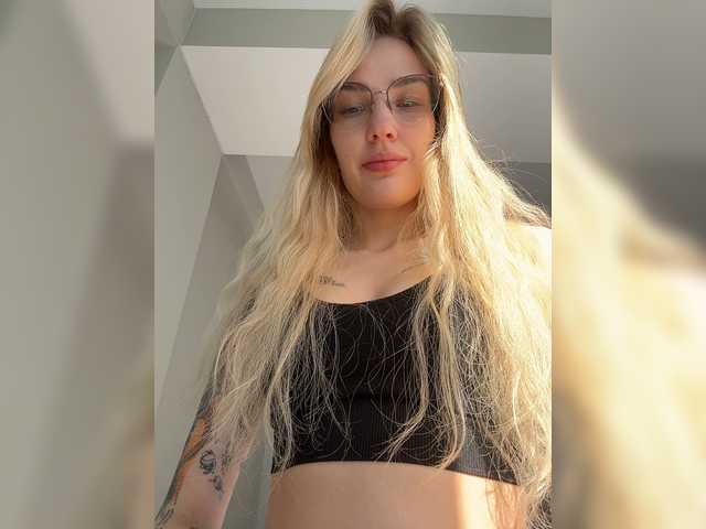 Looonacom live cam on BongaCams