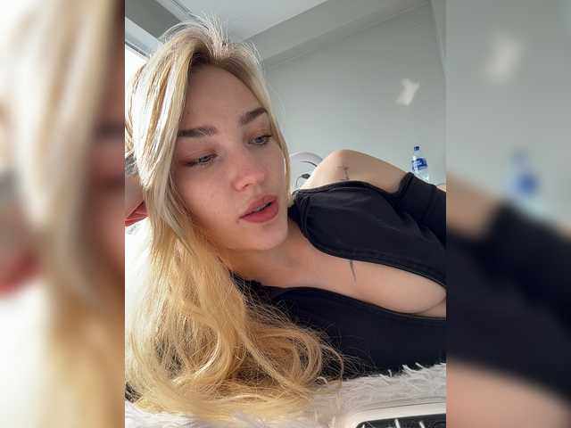 Looonacom live cam on BongaCams