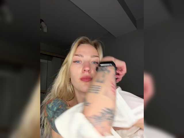 AlinnaAnnila live cam