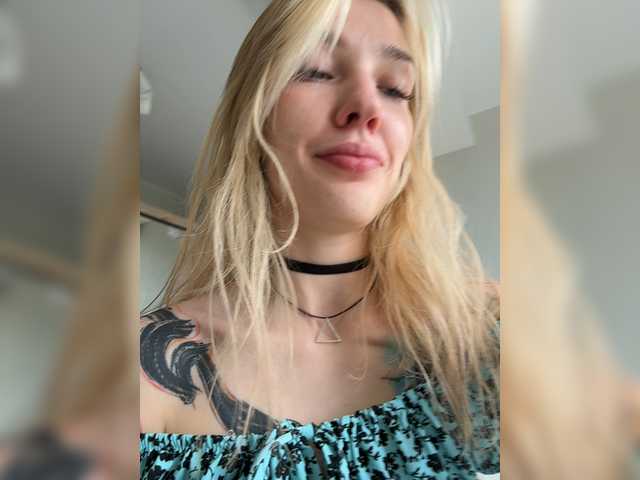 Looonacom live webcam show
