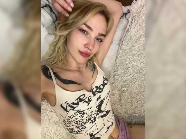 Looonacom live cam on BongaCams