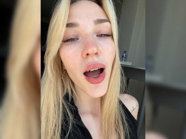 Looonacom live cam on BongaCams