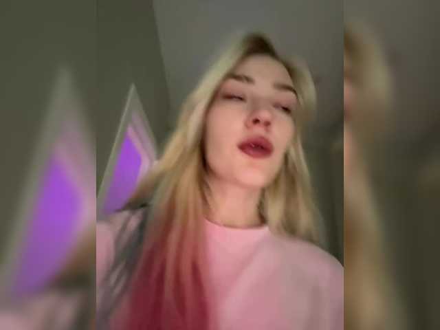 Looonacom live cam on BongaCams