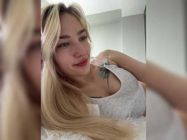 Looonacom live cam on BongaCams