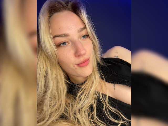 Looonacom live cam on BongaCams