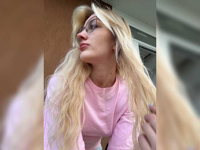 Looonacom live cam on BongaCams