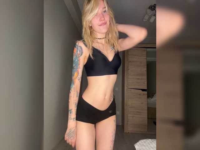 AlinnaAnnila live webcam show