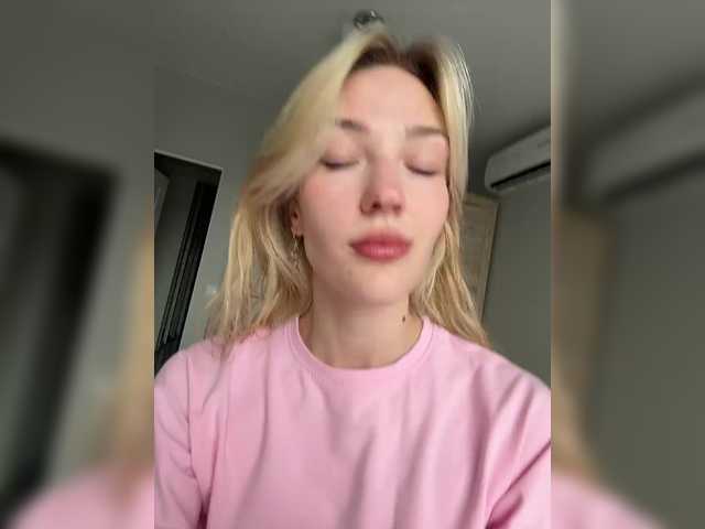 AlinnaAnnila live webcam show