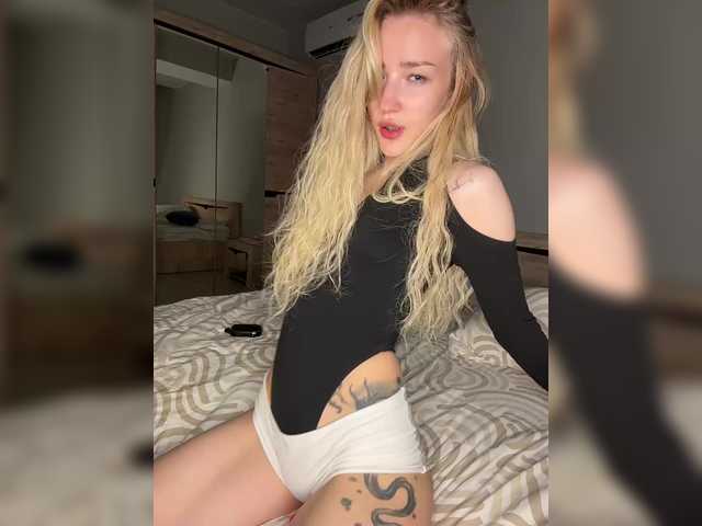 Looonacom live cam on BongaCams