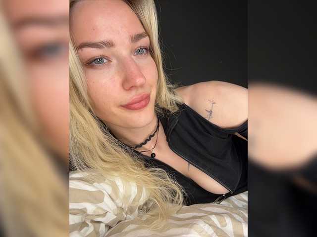 Looonacom live cam on BongaCams