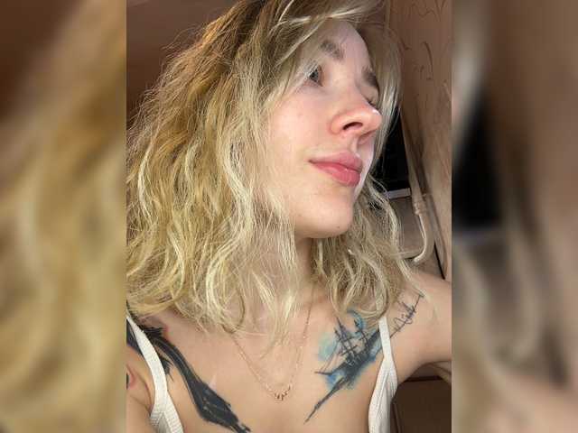 Looonacom live cam on BongaCams
