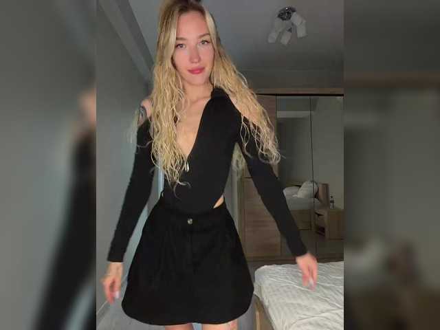 Looonacom live cam on BongaCams