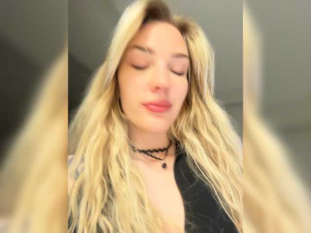 Looonacom live cam on BongaCams