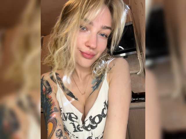 Looonacom live cam on BongaCams
