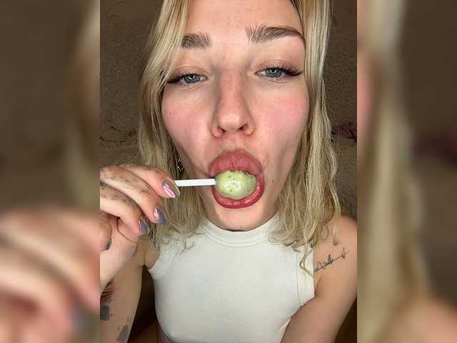 Looonacom live cam on BongaCams