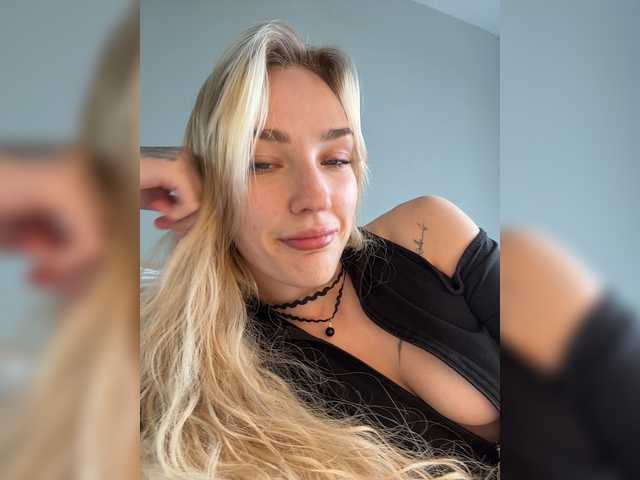 Looonacom live cam on BongaCams