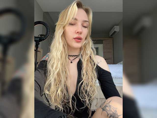 Looonacom live cam on BongaCams