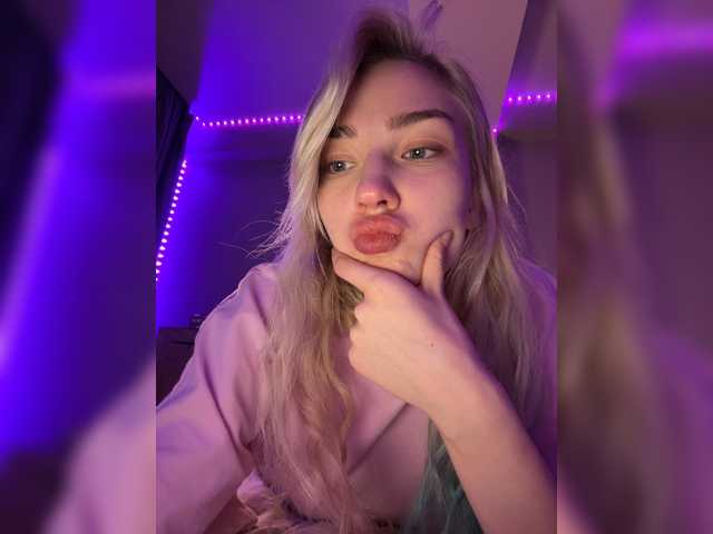Looonacom live cam on BongaCams