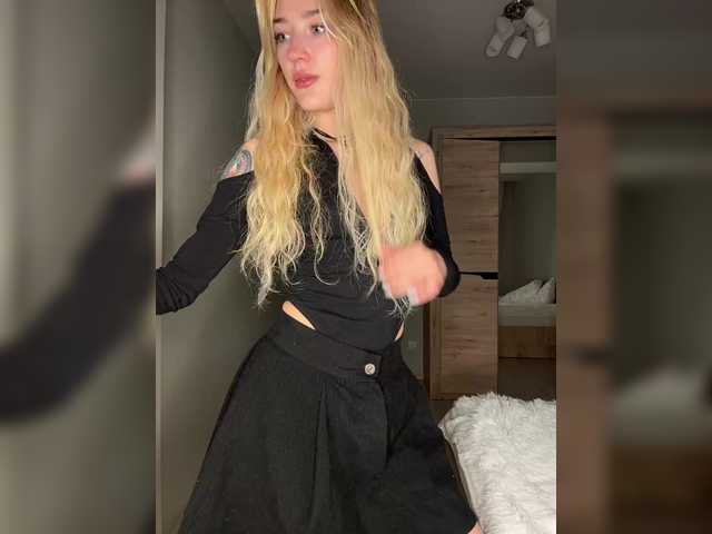 Looonacom live cam on BongaCams