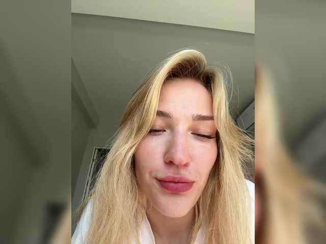 Looonacom live cam on BongaCams