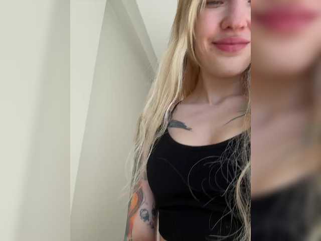 Looonacom live cam on BongaCams