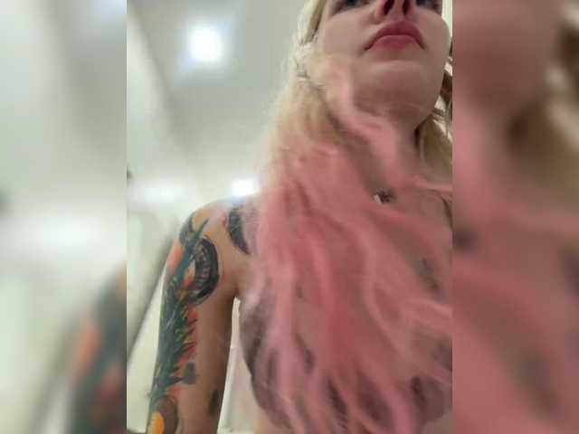 Looonacom live cam on BongaCams