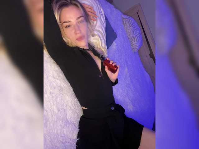 Looonacom live cam on BongaCams