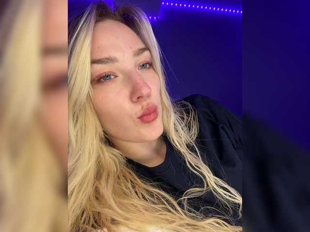 Looonacom live cam on BongaCams