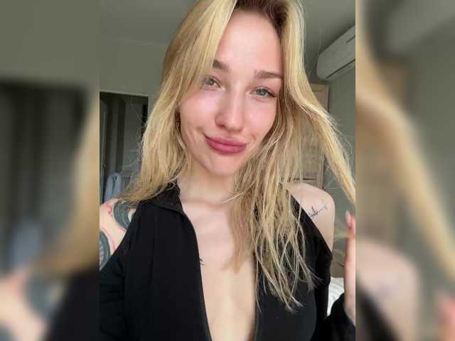 Looonacom live cam on BongaCams