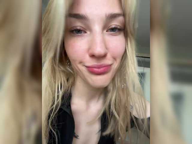 Looonacom live cam on BongaCams