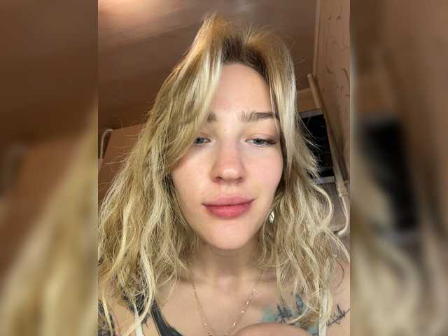 Looonacom live cam on BongaCams