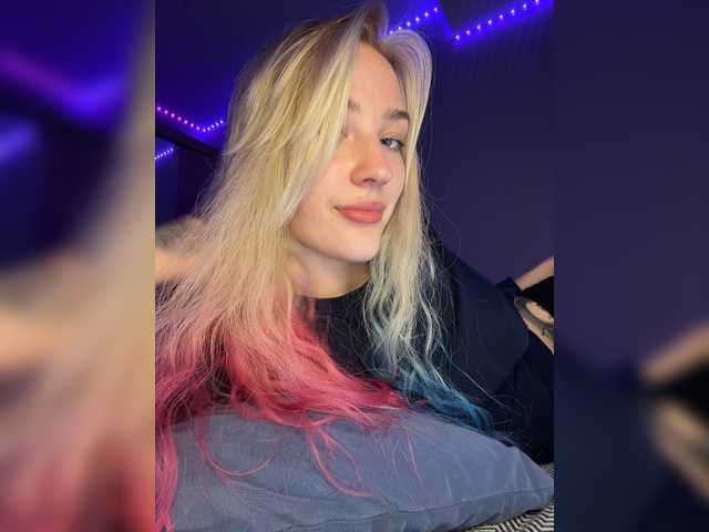 Looonacom live cam on BongaCams