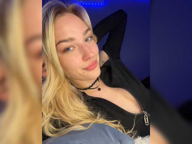 Looonacom live cam on BongaCams