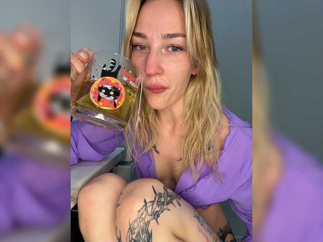 AlinnaAnnila live webcam show