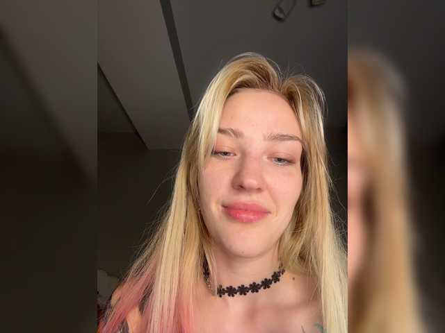 Looonacom live cam on BongaCams