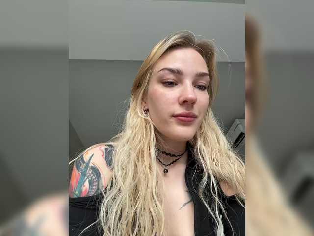 Looonacom live cam on BongaCams