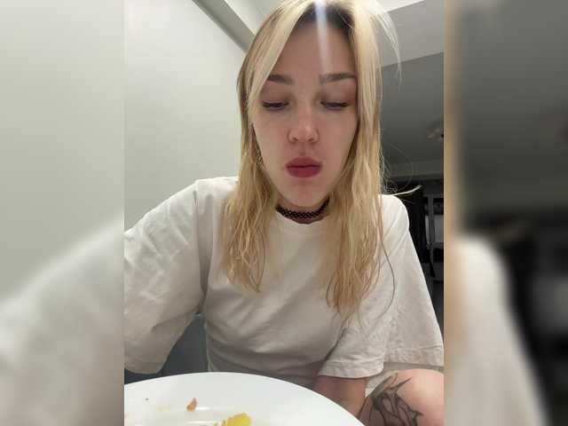 Looonacom live webcam show