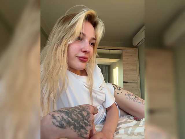 Looonacom live cam on BongaCams