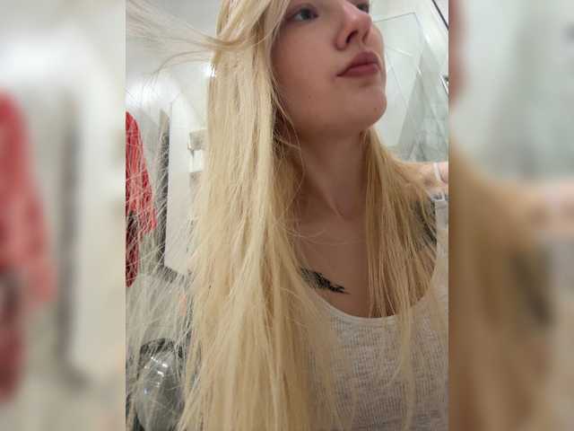 Looonacom live cam on BongaCams