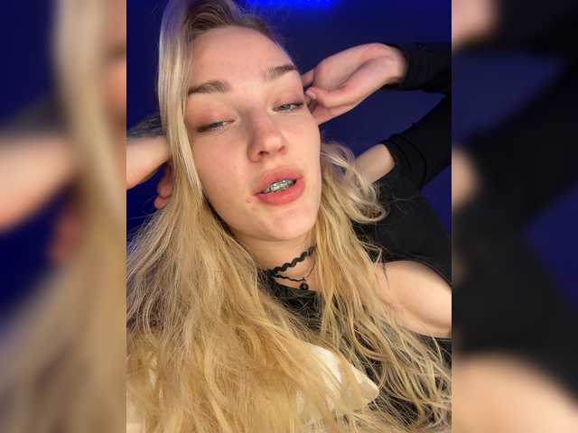 Looonacom live cam on BongaCams
