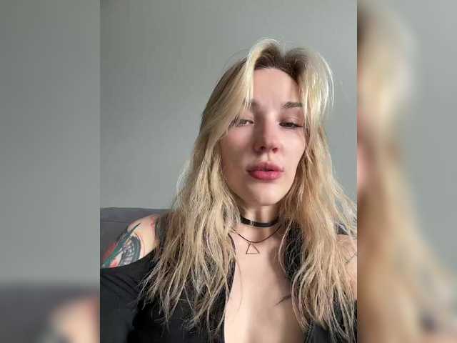 Looonacom live cam on BongaCams