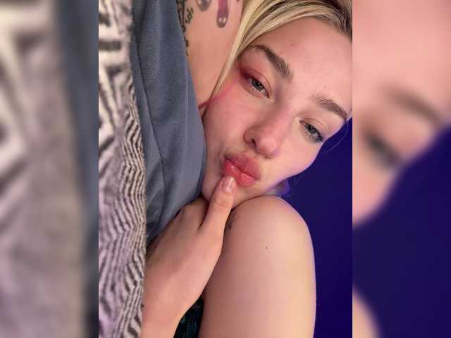 Looonacom live cam on BongaCams