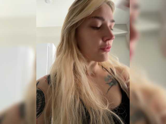 Looonacom live cam on BongaCams